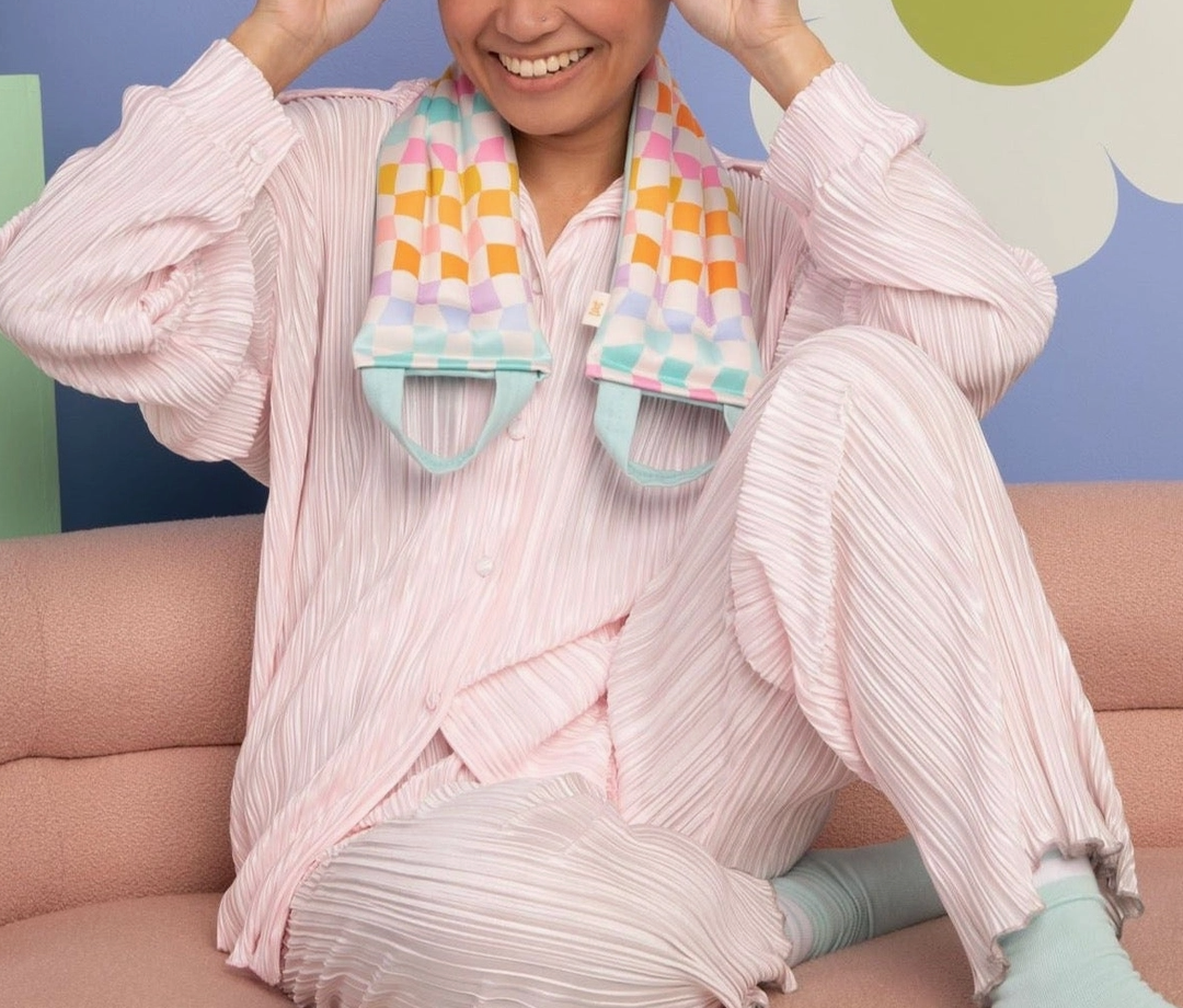 Carnival Checkers Weighted Neck Wrap