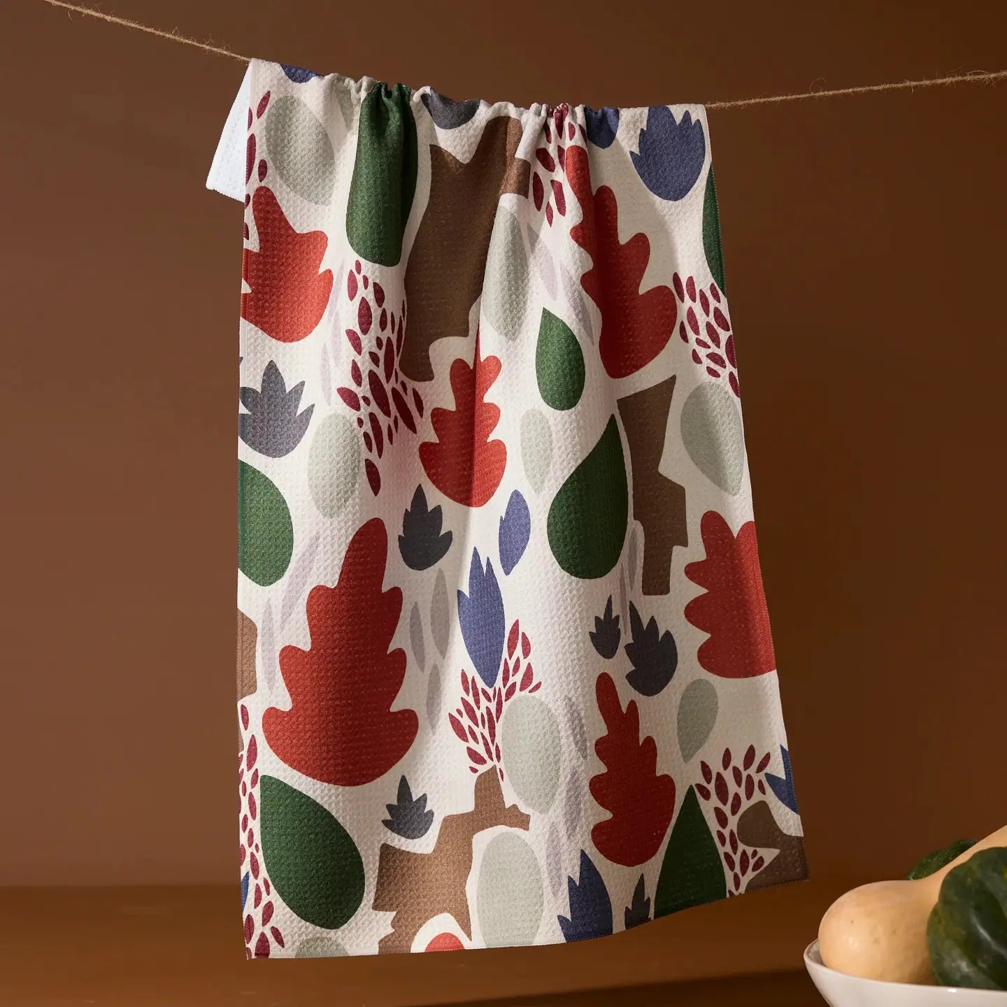 Cream Cut Paper Leaves Towel