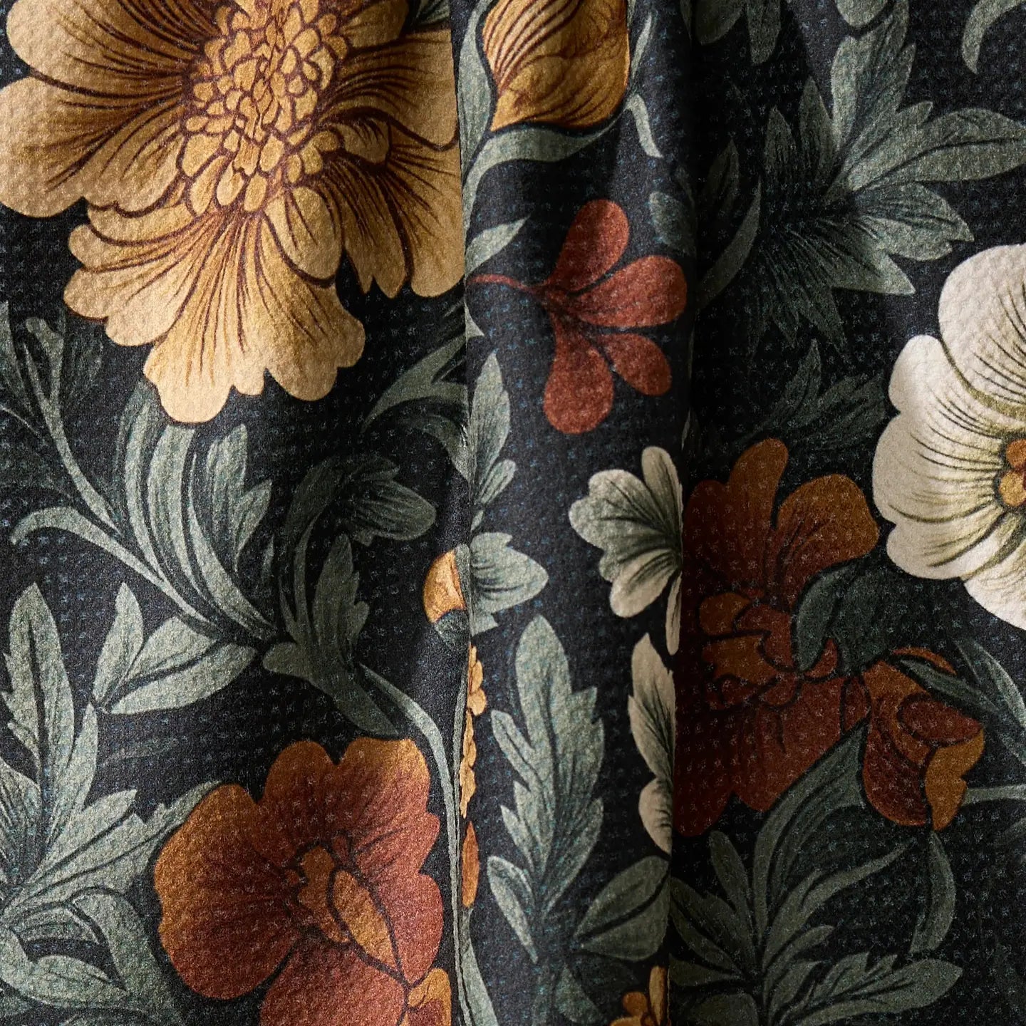 Classic Floral Towel