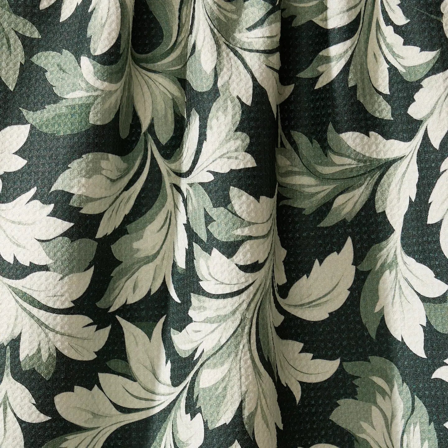 Classic Foilage Towel