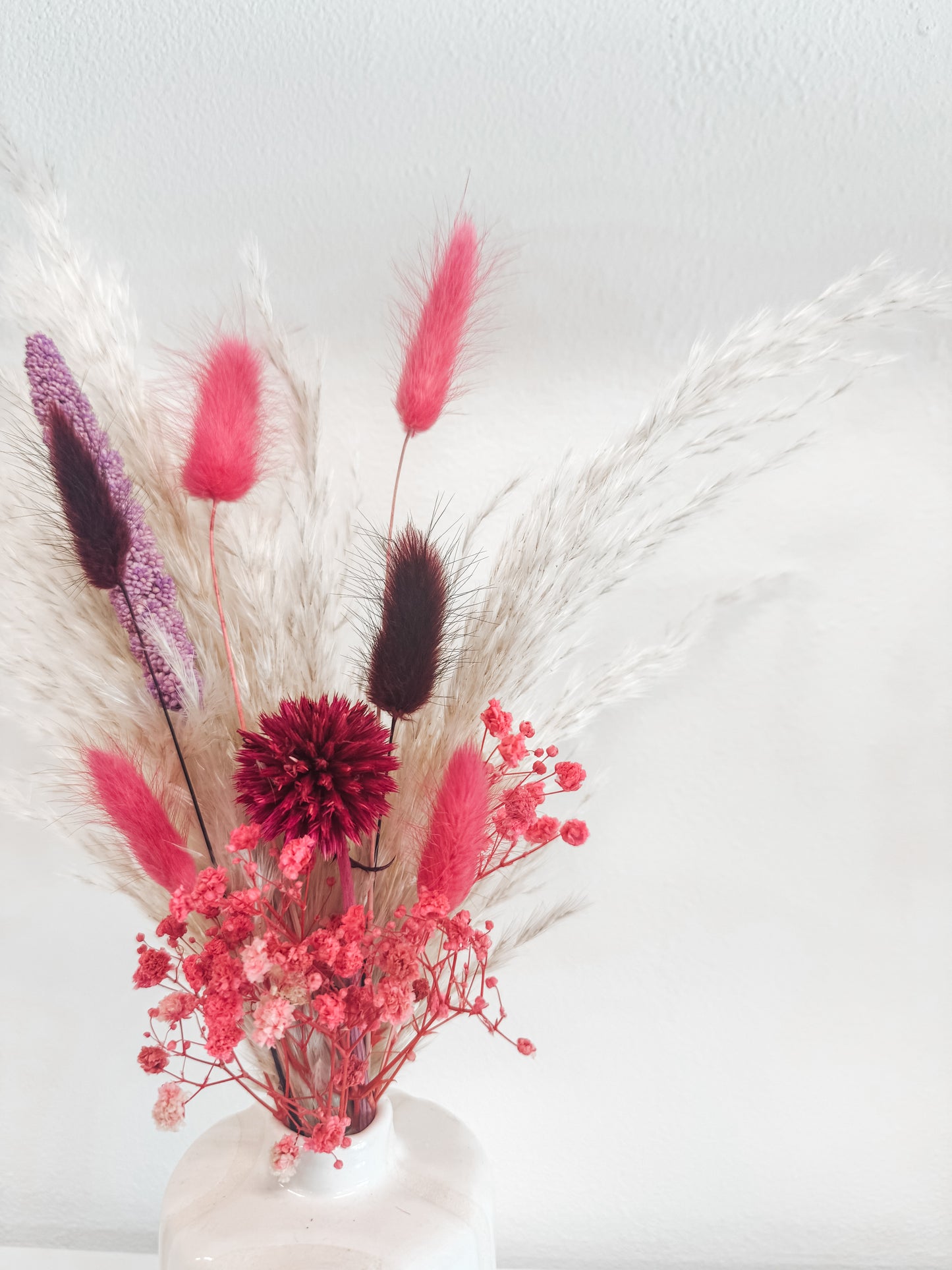 Neon Pink + White Wavy Arrangement