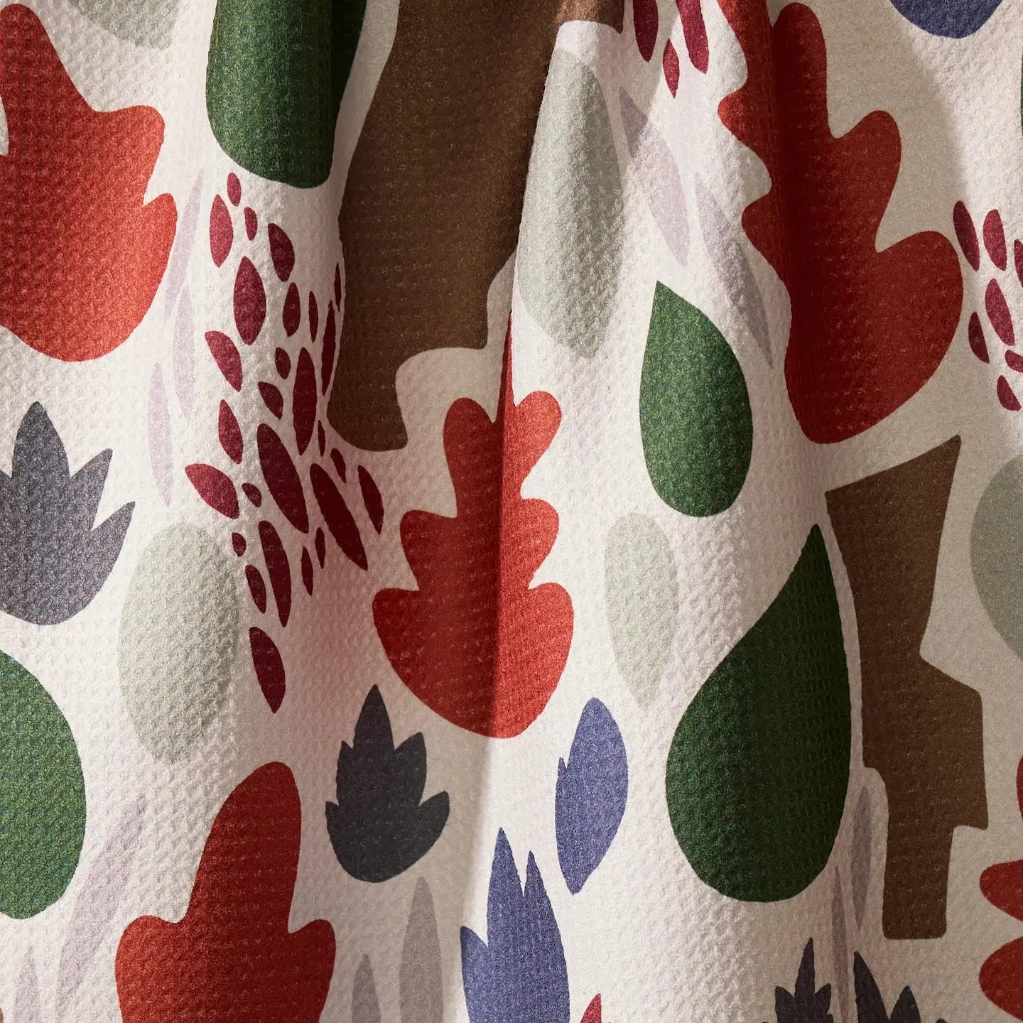 Cream Cut Paper Leaves Towel