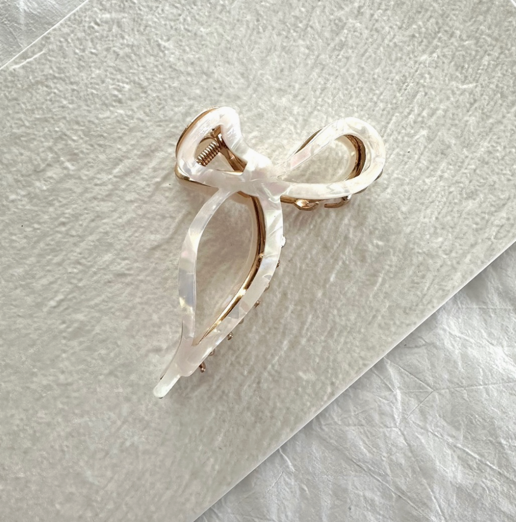 Bow Shaped Hair Clip