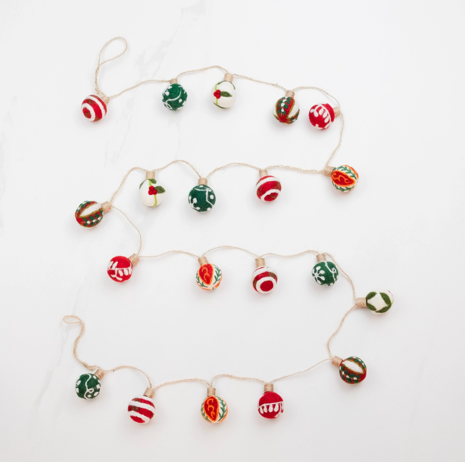 Embroidered Christmas Balls Garland