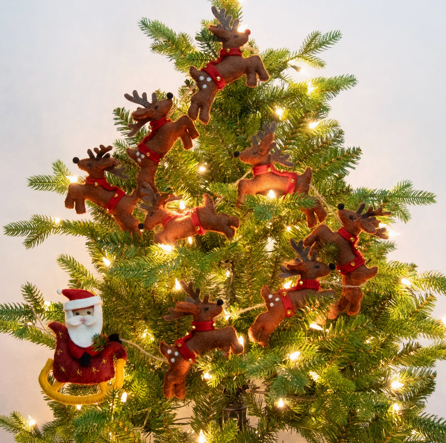 Santa Sleigh Garland