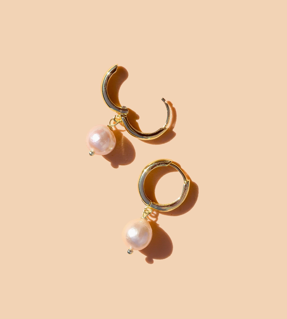 Pearl Girl Hoop