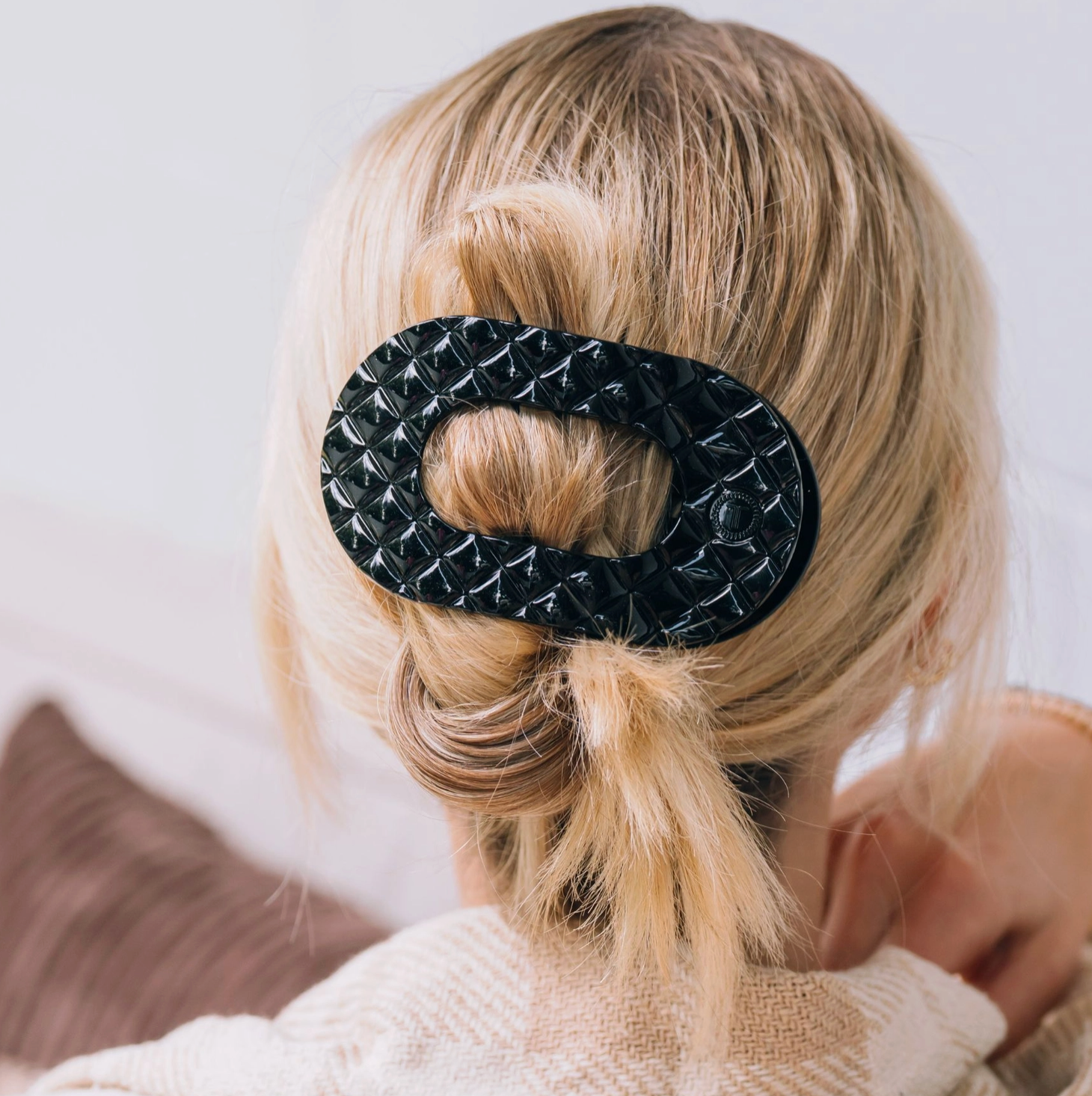 Flat Round Hair Clip - Jet Black Cllp