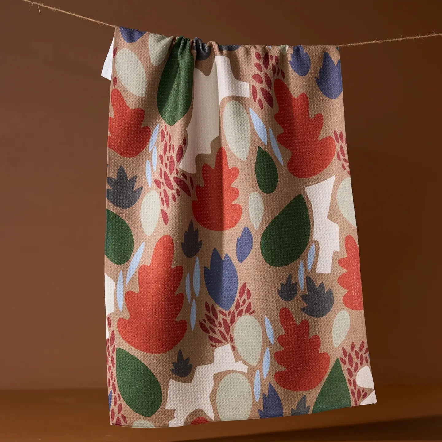 Mocha Cut Paper Leaves Towel