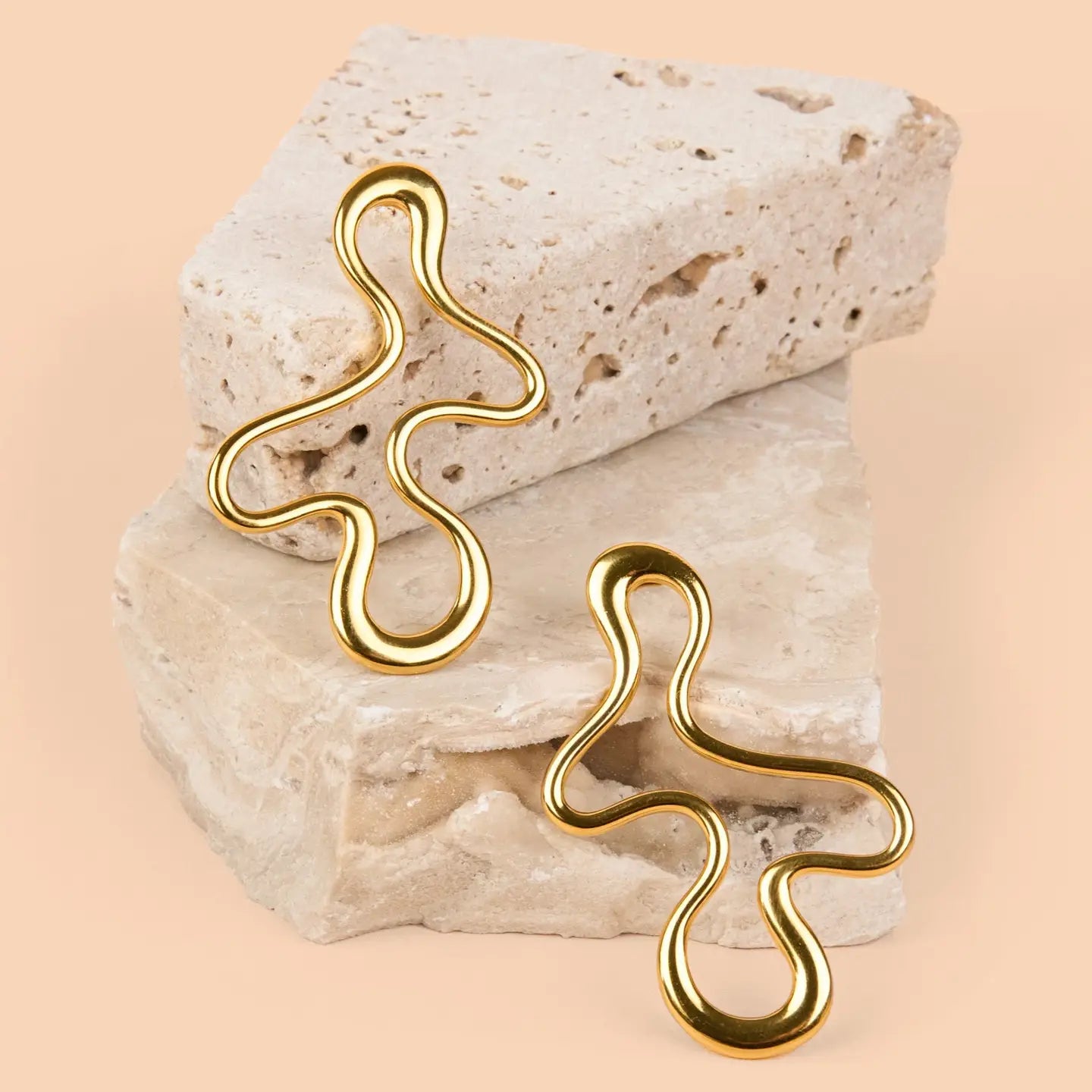 Amoeba Studs